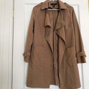 Lightweight belted trench coat